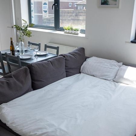 Modern One Bedroom Apartment In Town Centre & 4 Min To The Beach Bournemouth Eksteriør bilde