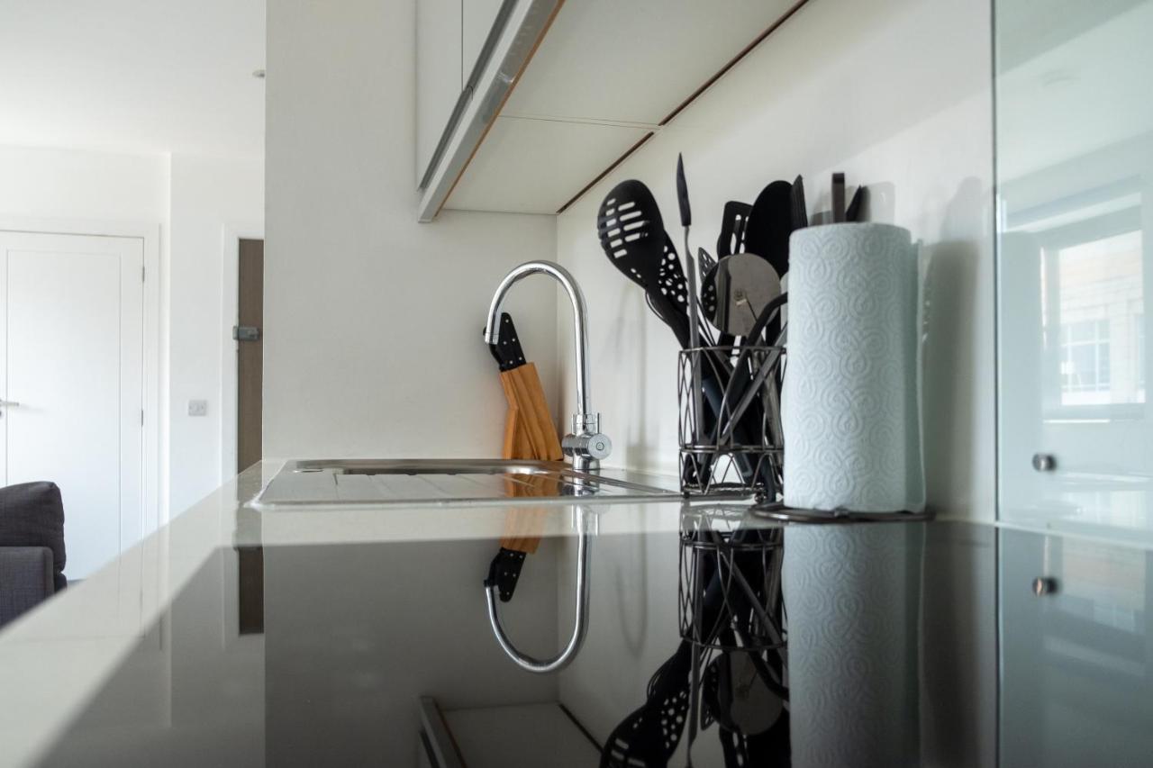 Modern One Bedroom Apartment In Town Centre & 4 Min To The Beach Bournemouth Eksteriør bilde
