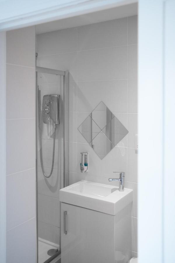 Modern One Bedroom Apartment In Town Centre & 4 Min To The Beach Bournemouth Eksteriør bilde